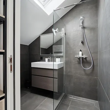 Captains Boathouse Apartment *