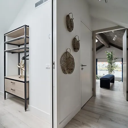 Apartment Captains Boathouse
