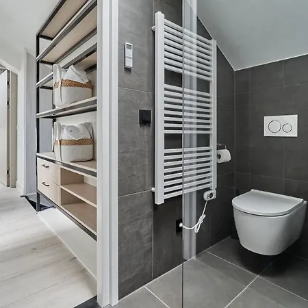 Apartment Captains Boathouse
