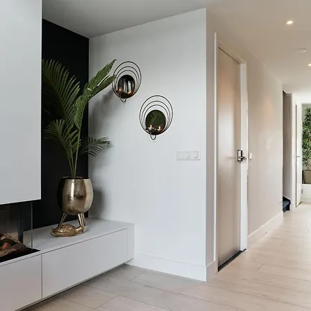 Apartment Captains Boathouse