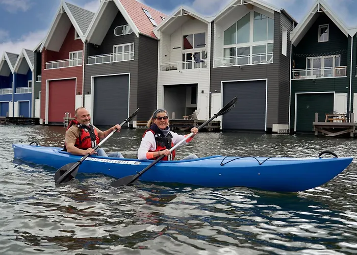 Captains Boathouse *